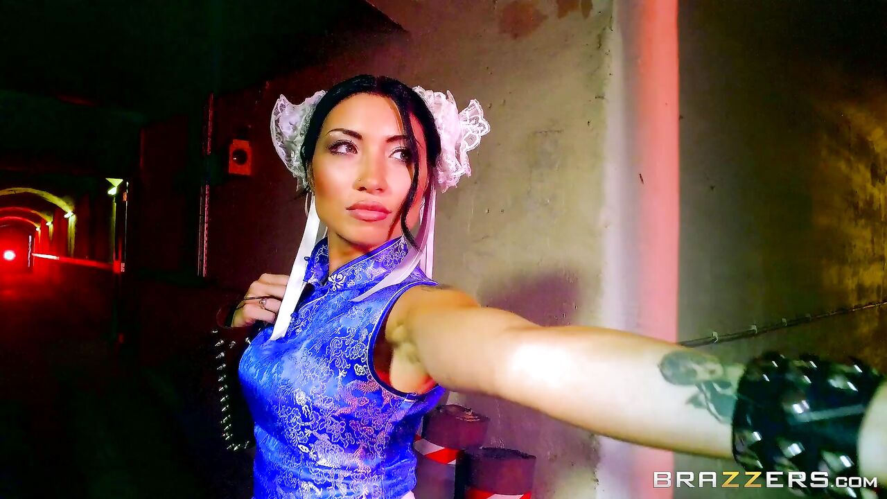 Sex Fighter: Chun Li vs. Cammy (XXX Parody) - Brazzers