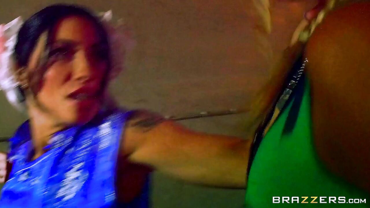 Sex Fighter: Chun Li vs. Cammy (XXX Parody) - Brazzers