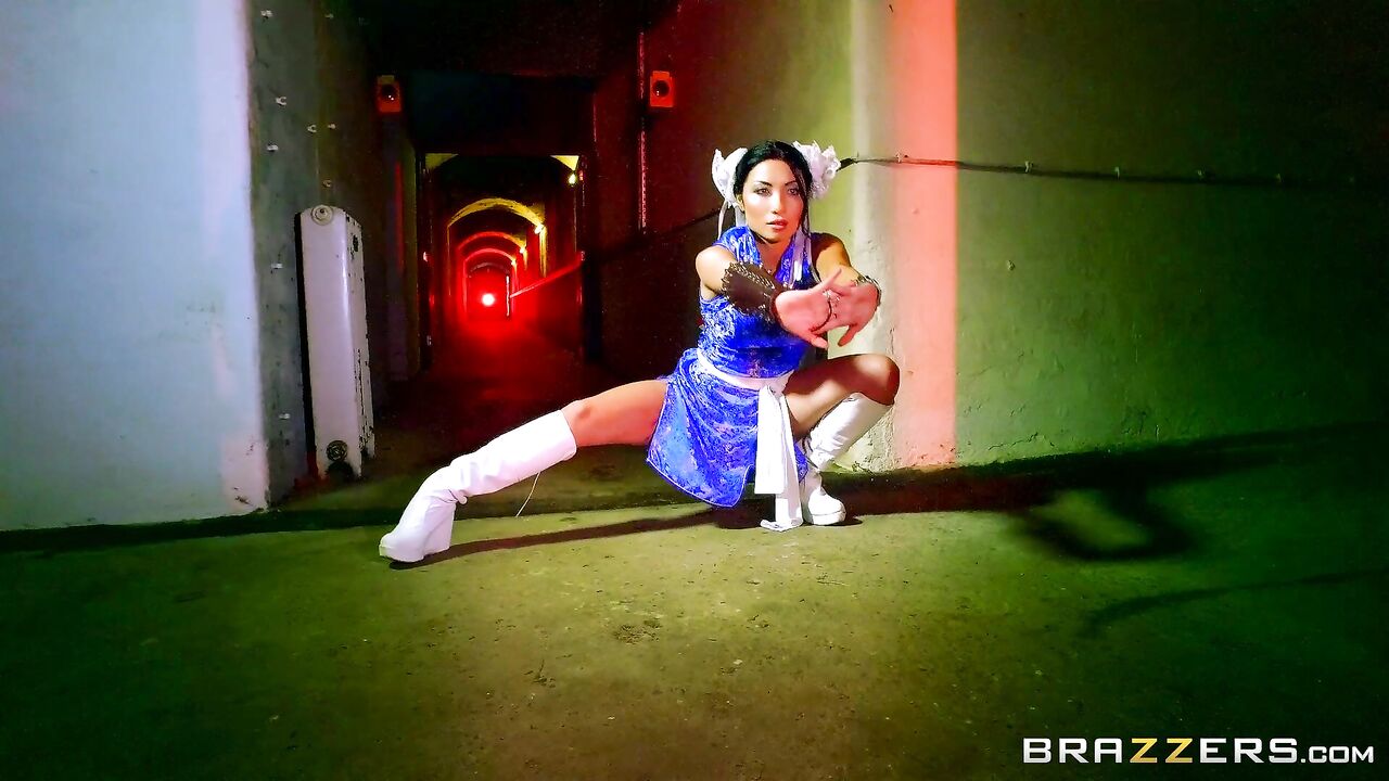 Sex Fighter: Chun Li vs. Cammy (XXX Parody) - Brazzers