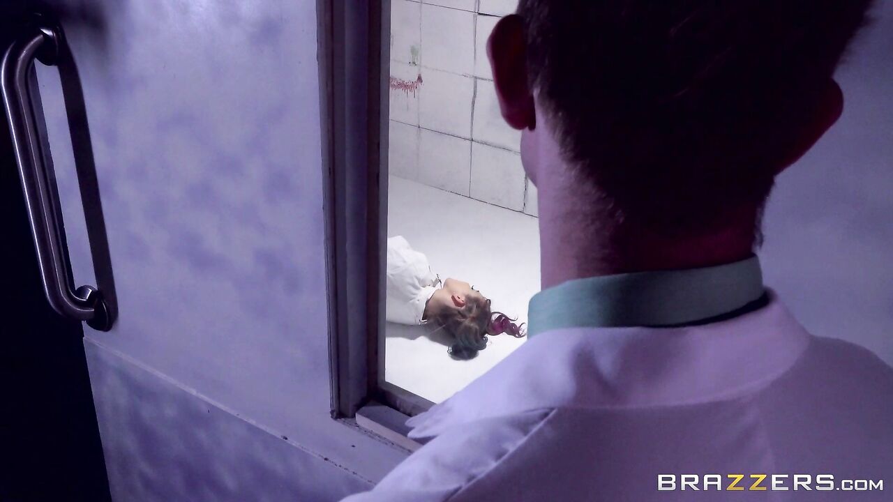 Harley in the Nuthouse (XXX Parody) - Brazzers