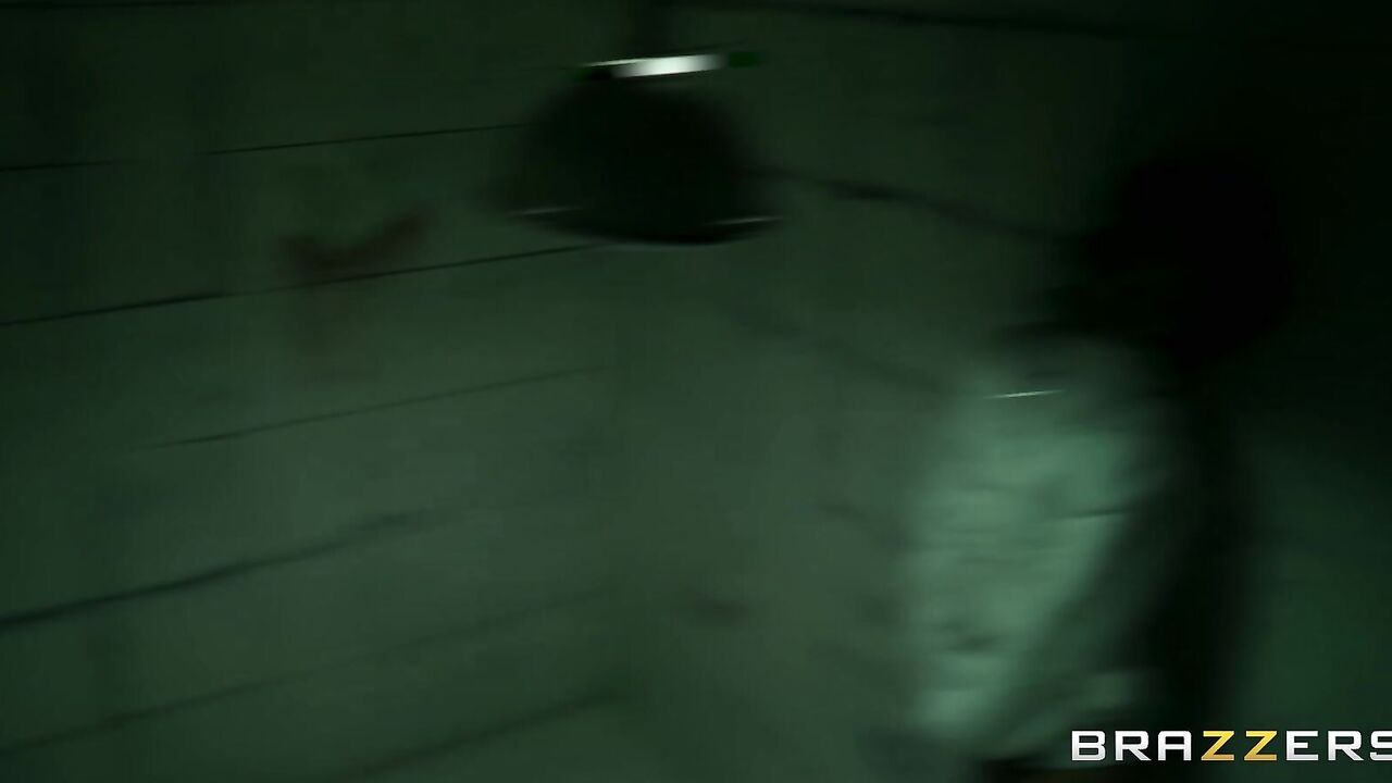 Harley in the Nuthouse (XXX Parody) - Brazzers