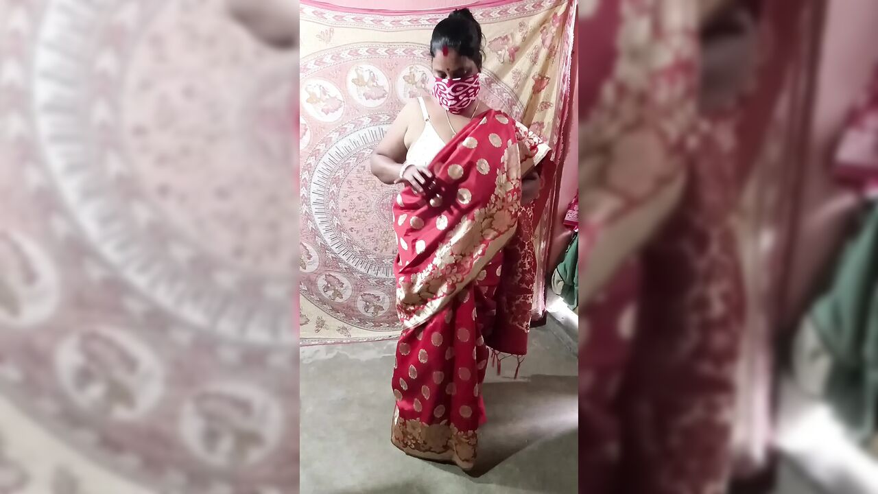 Saree Dropping Solo - SFW