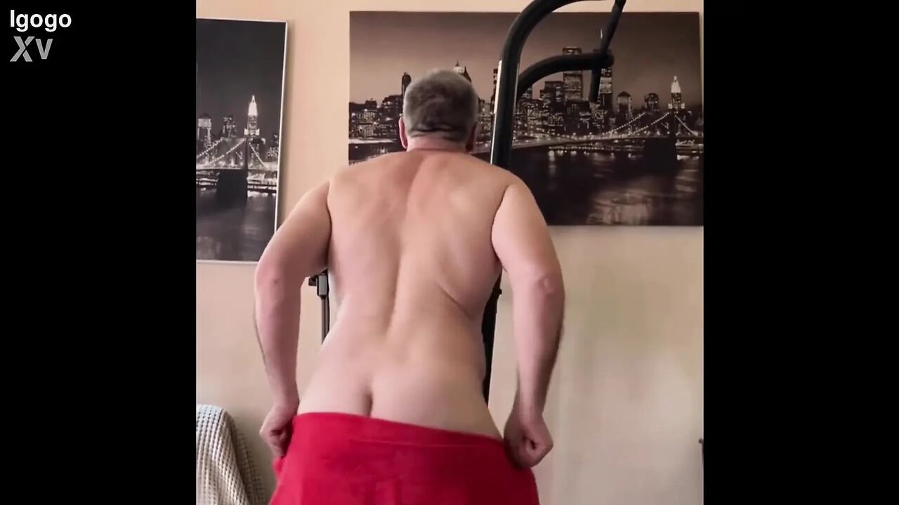 Mistress Domites Fer Slave with Strapon in His Ass