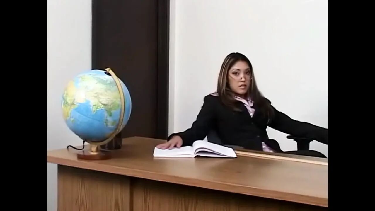 Sexy Secretary with Nice Tits Fucked and Cumshot
