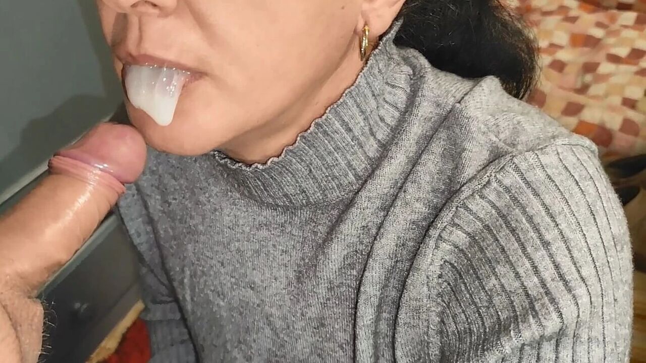 Hot Amateur Wife Blowjob with Cum in Mouth