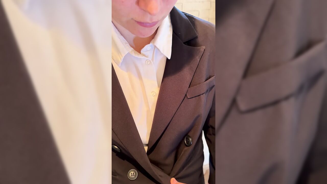 I Cheated on My Husband with a Colleague in the Toilet