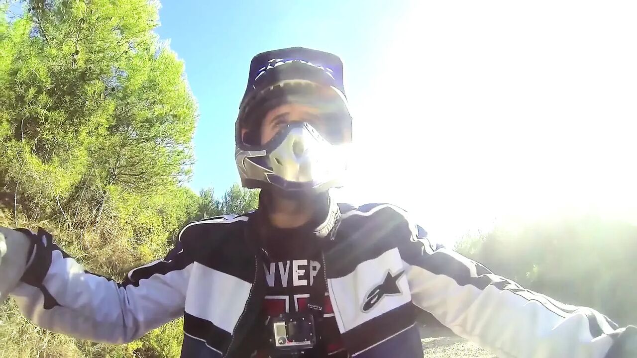 Outdoor photoshoot leads to porn shoot