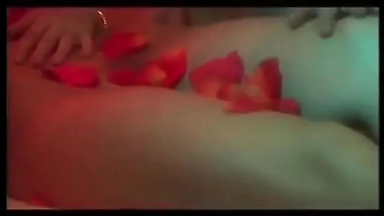 Sublime pleasure for two hot sluts - DVD