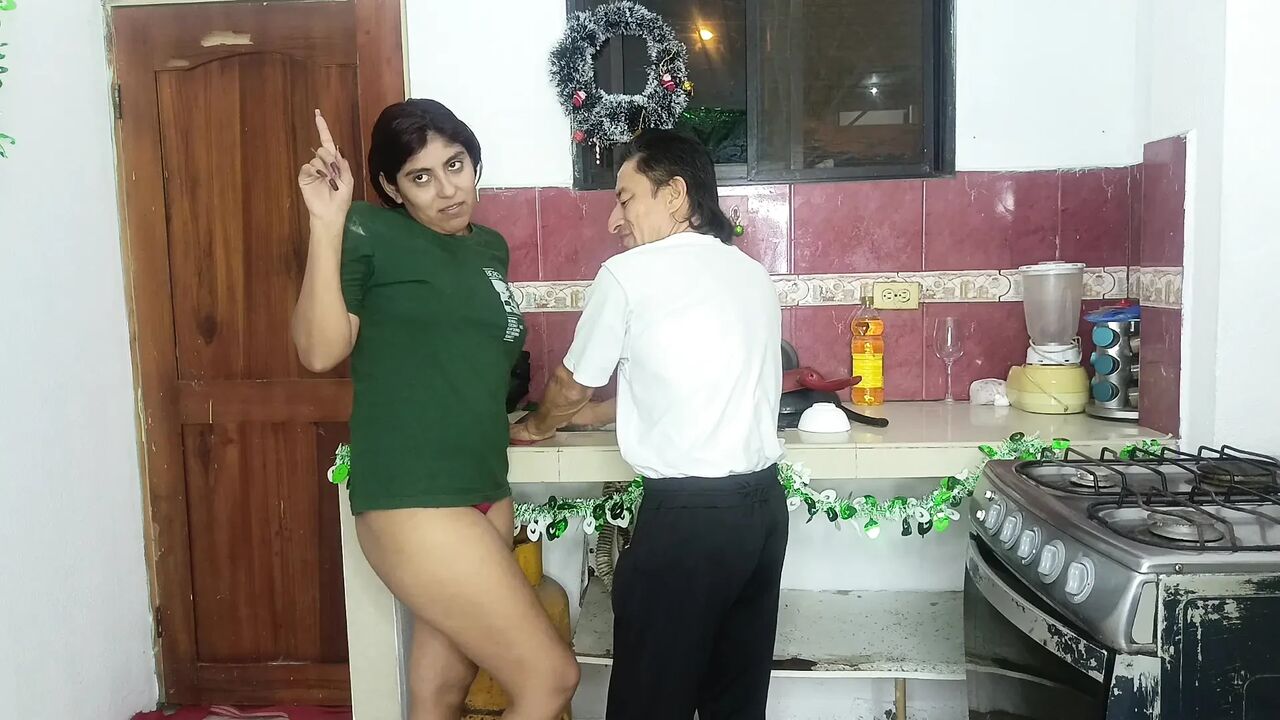 Stepfather fucks his big-assed stepdaughter in the kitchen