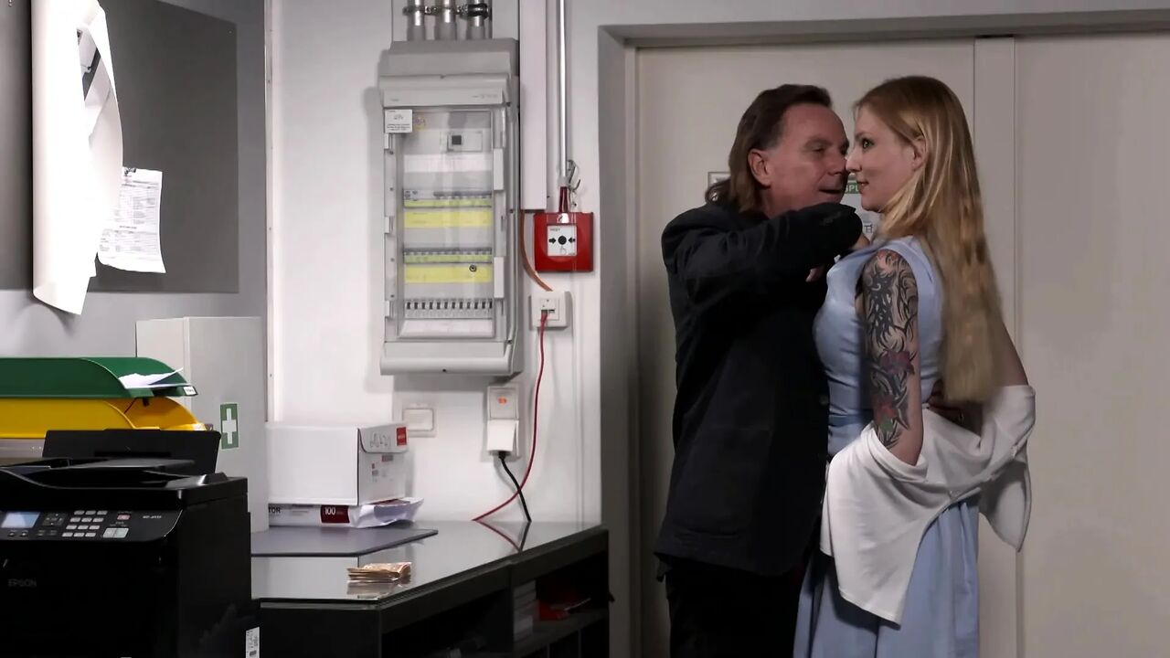 Caught by the Boss - as Punishment She Has to Blow Hard