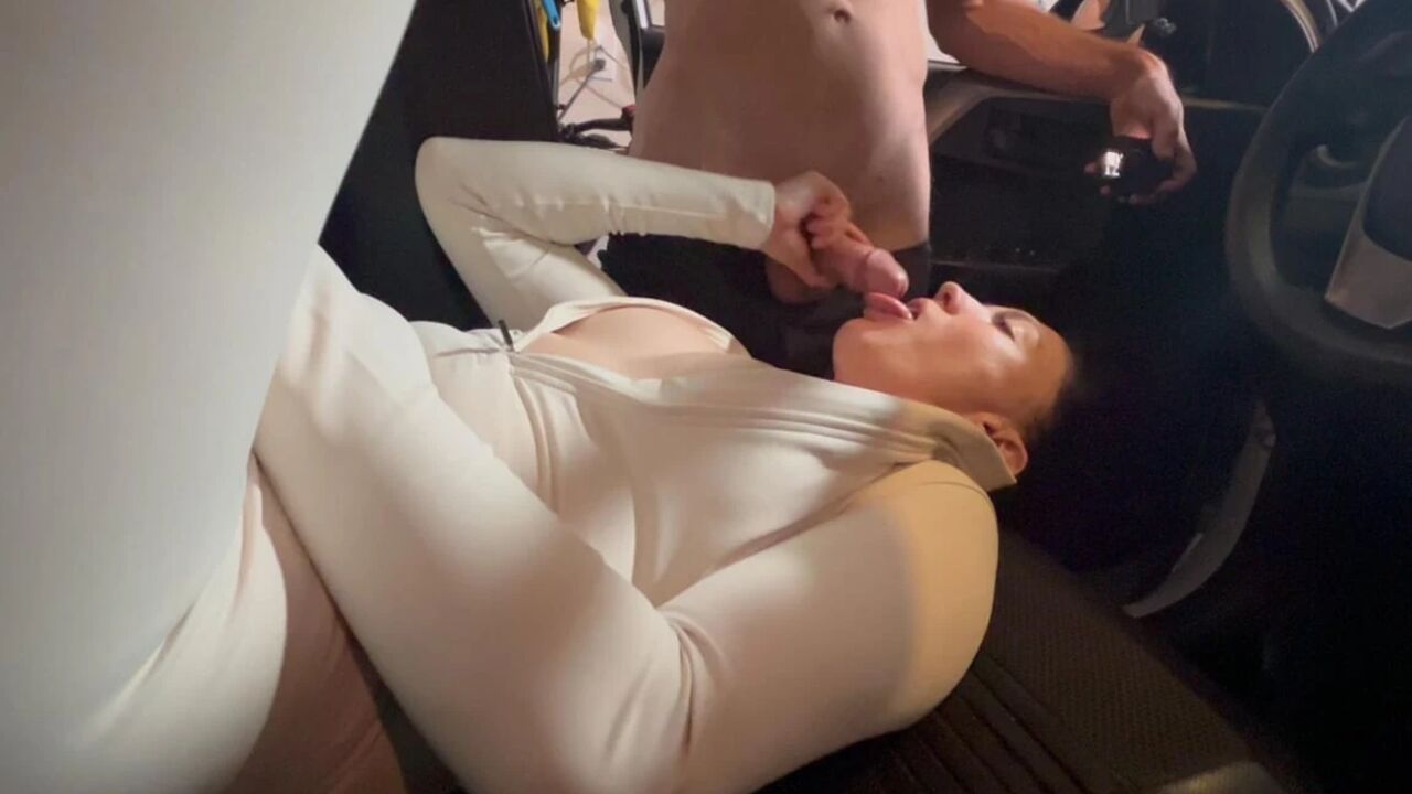 Stranger Got Into My Car Cum on Her Face