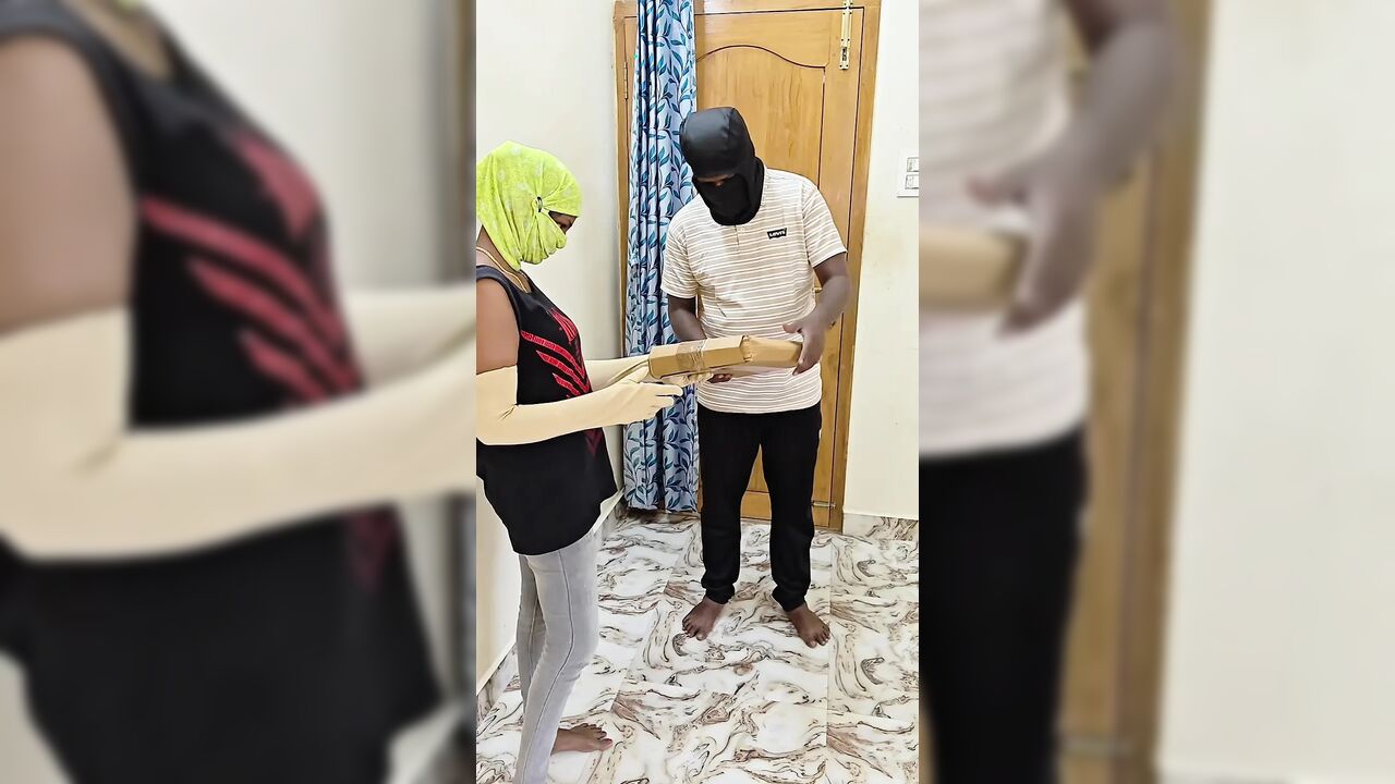 Delivery Boy Unexpected Fucks Lonely Girl