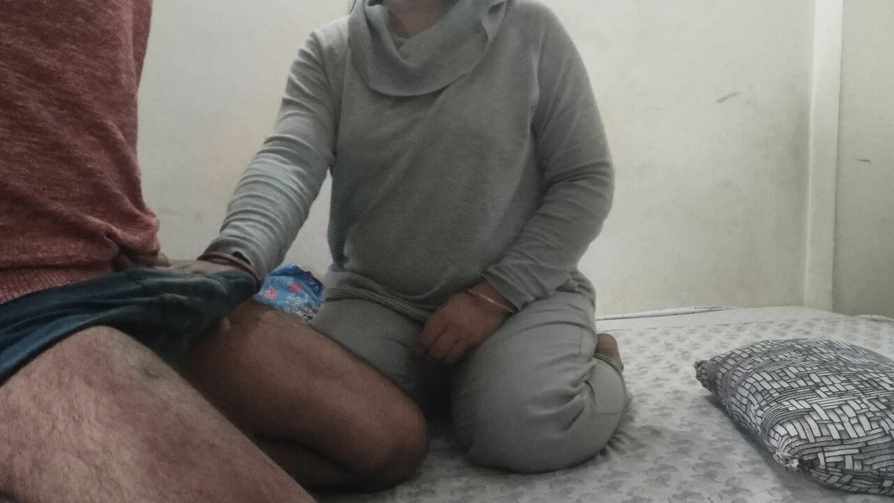 Bhabhi and her husband doing foreply.