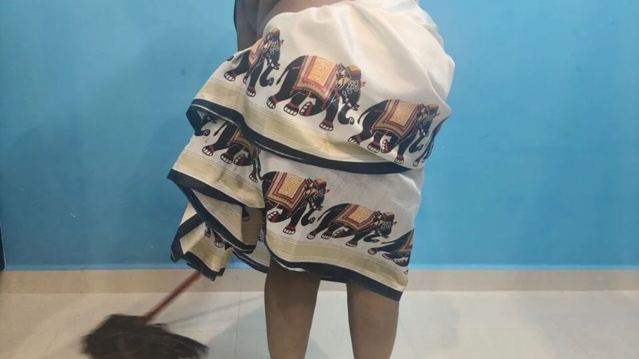 Indian Housemaid & Servant sex with House owner stepson,Hot Desi xvideo, Hindi Hot sex