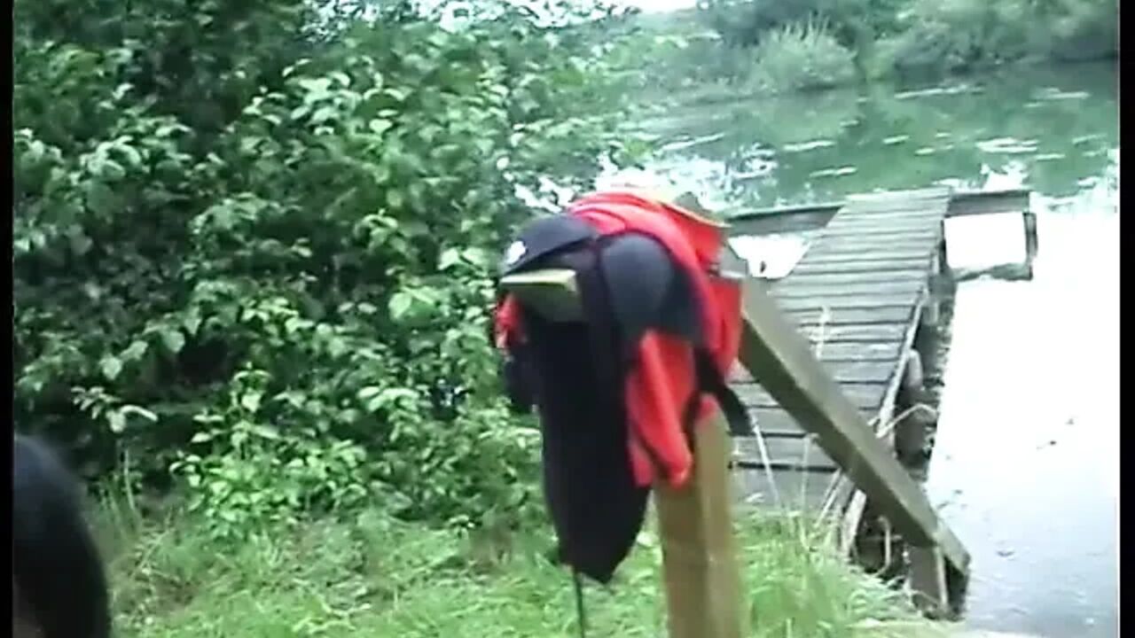Fucked outdoors by the lake - 100% amateurs