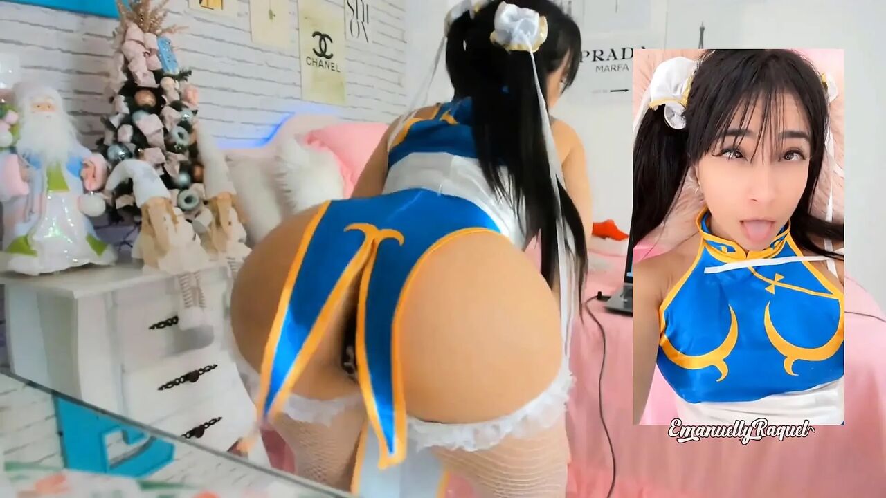 Sexy Cosplayer Emanuelly Raquel as Chun Li POV Sex