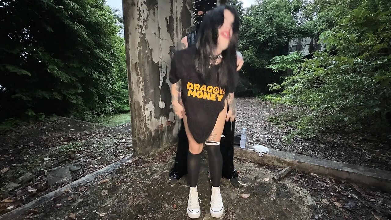 A Date with Altgirl Ended with Hard Sex and a Deep Blowjob in an Abandoned Place