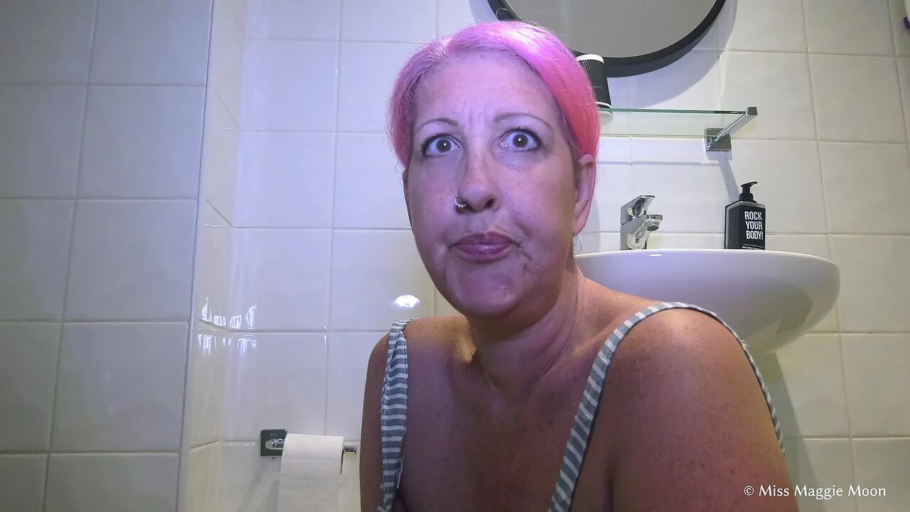 POV Stepmom Cleaning in Apron and Rubber Gloves