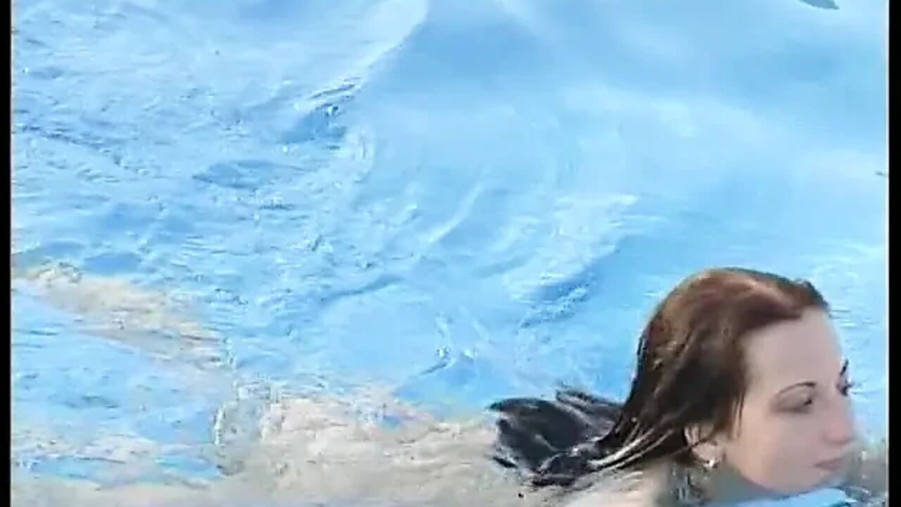 Amazing pov blowjob scene in swimming pool
