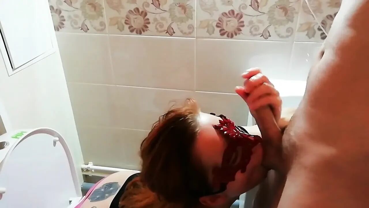 Um on Face in Toilet!!! Full-mouth Sperm!!!