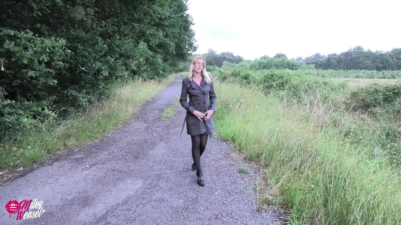 A Risky Shot in the Woods. All in the Ass!