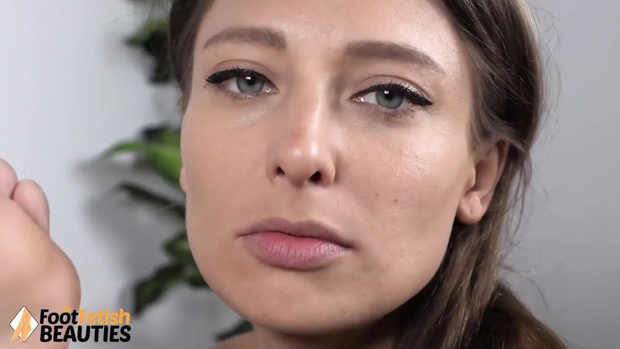 Naughty Babe Talia Mint Enjoy Licking Gaia's Feet and Round Tits