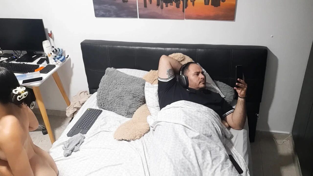I urge my boyfriend to have sex.