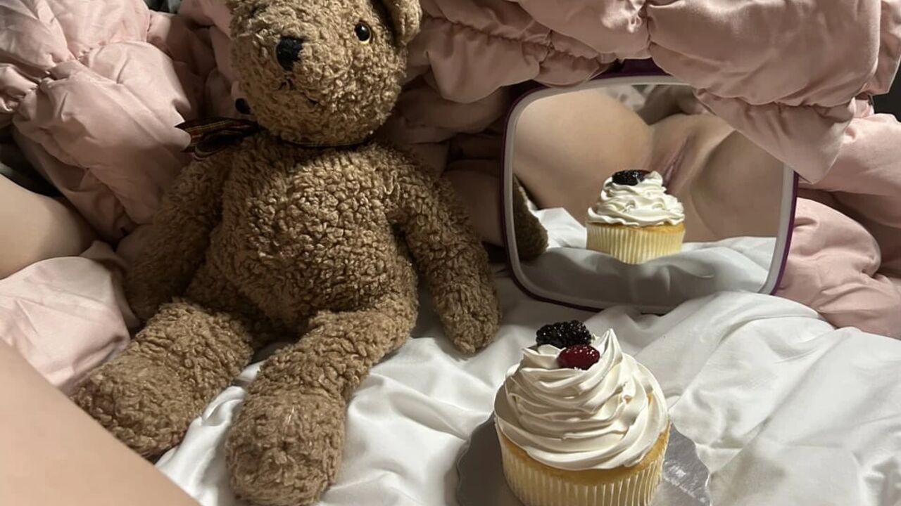 4k-BEST FOOD PORN EVER- MY KINKY STEP SISTER MASTURBATES WITH CREAMY CAKE- HOMAMADE SAUDI CREAMPIE -AMATEUR ARABIAN SNOWWHITE-