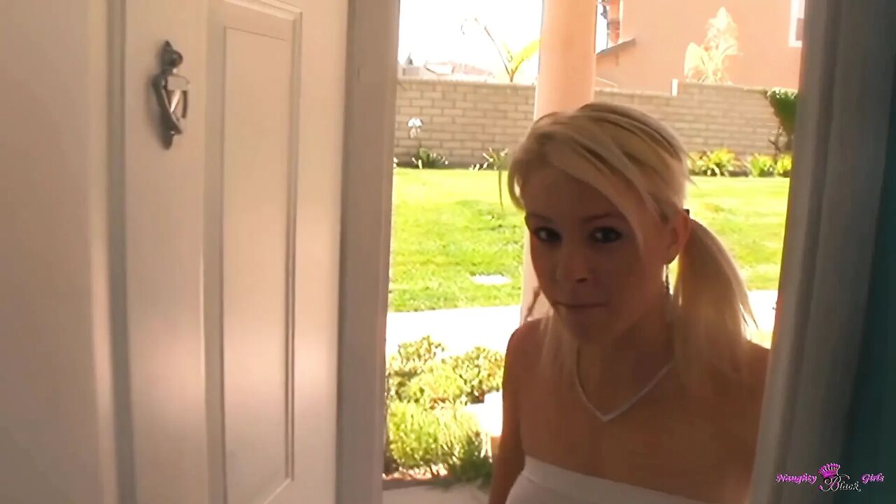 She Came to Be Screwed by a Black Stud Who Filled Her up with Cum
