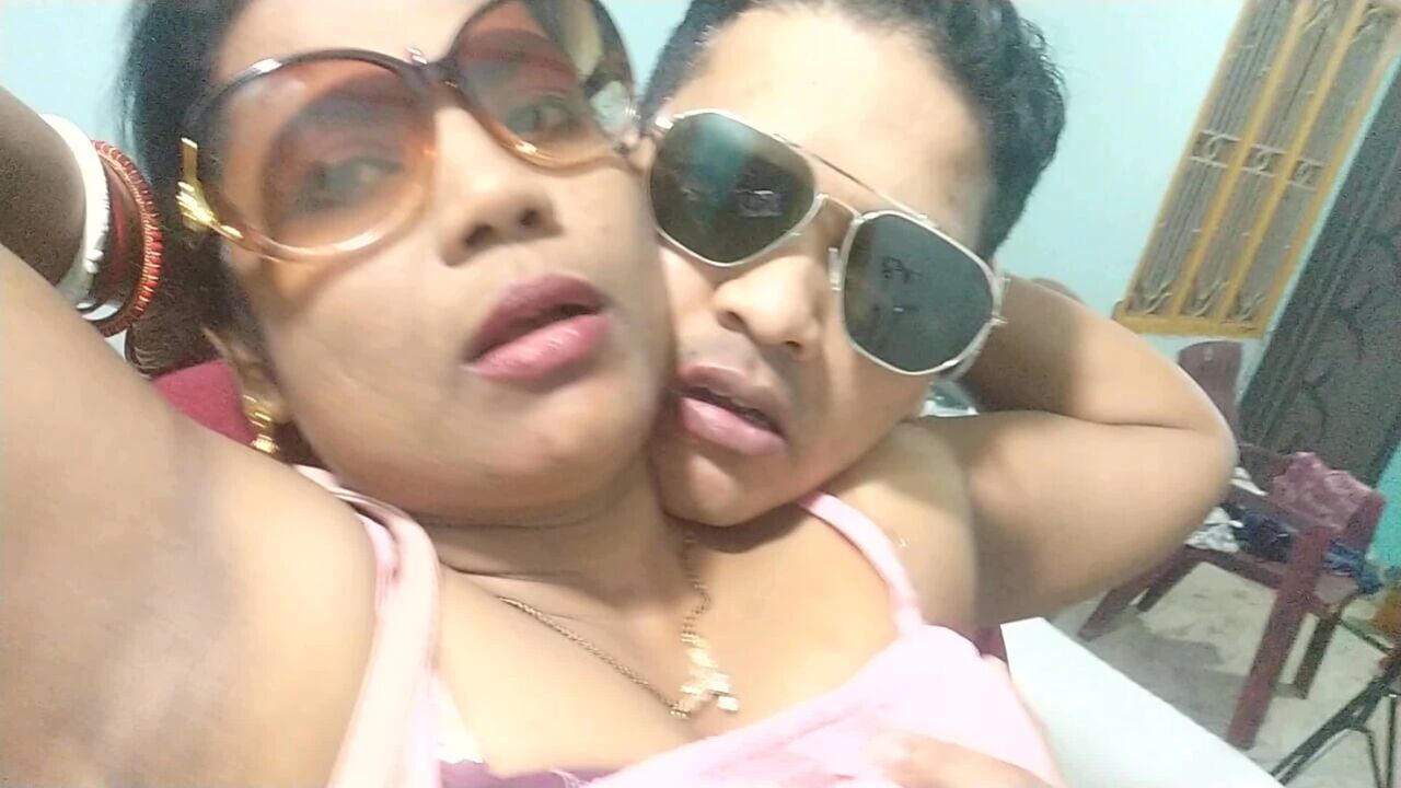 Beauty Tamil Black Porn Actress Squirting and Fucked Hard Roughly and Creampied Pussy with Mumbai Camera Man's Home