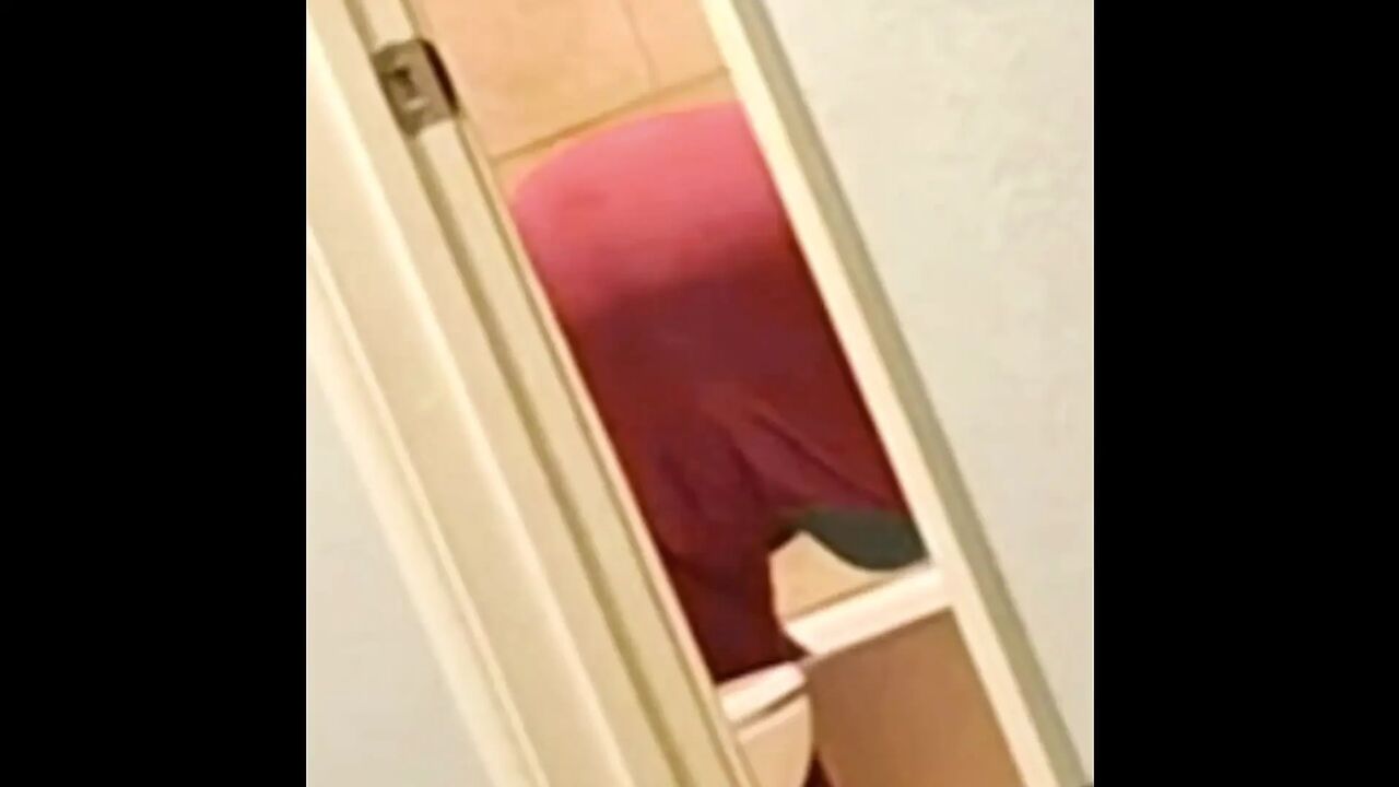Big Pussy Granny Clean the Tub and I Come Take It