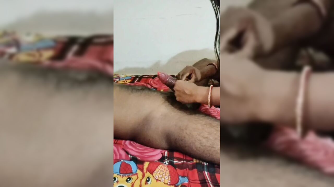 Bhabhi ne aapne devar ka bada land chusa or chus kar pani nikala