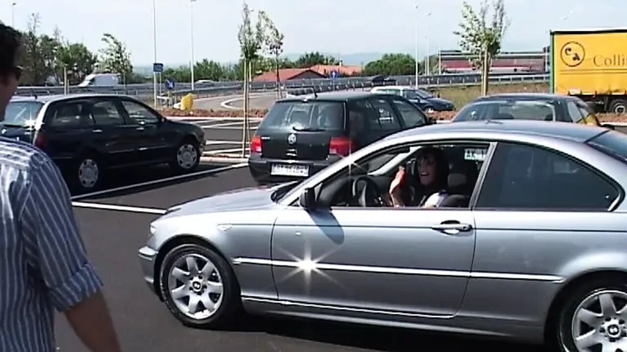 Beuatiful Italian cougar like fucking youn guys and get double penetration