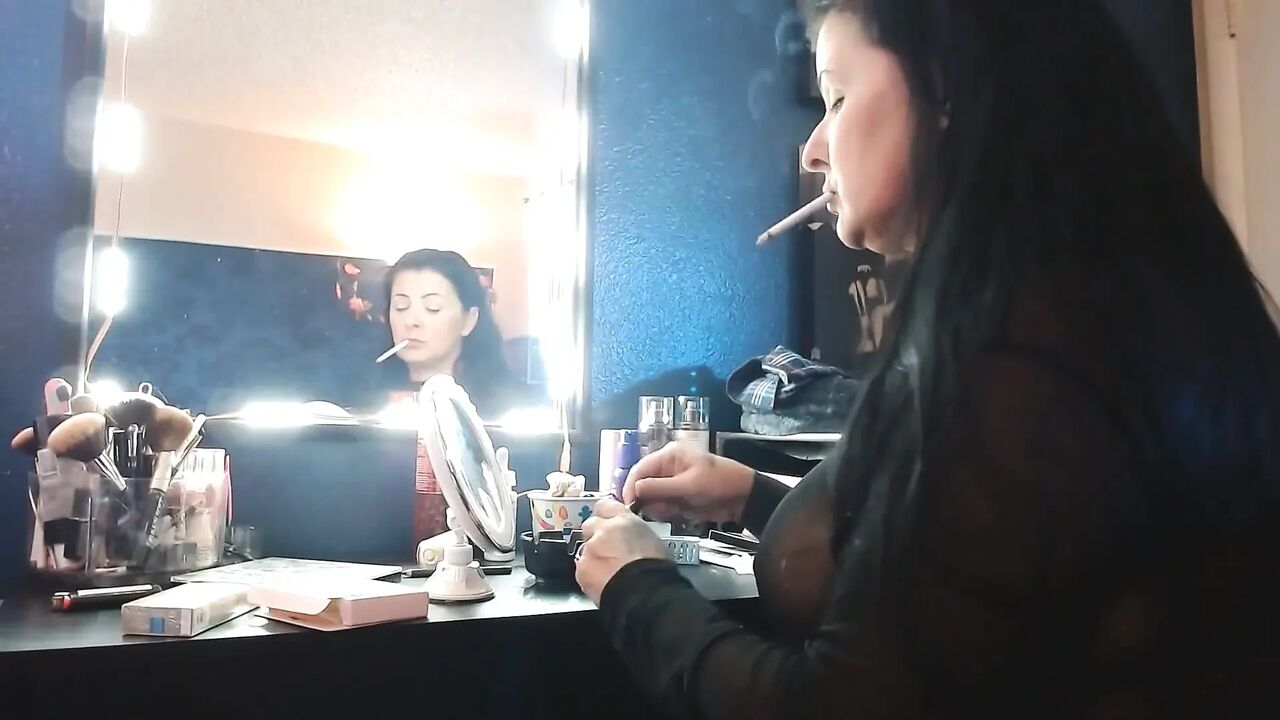 Dangling Long Virginia Slims 120 Cigarette
