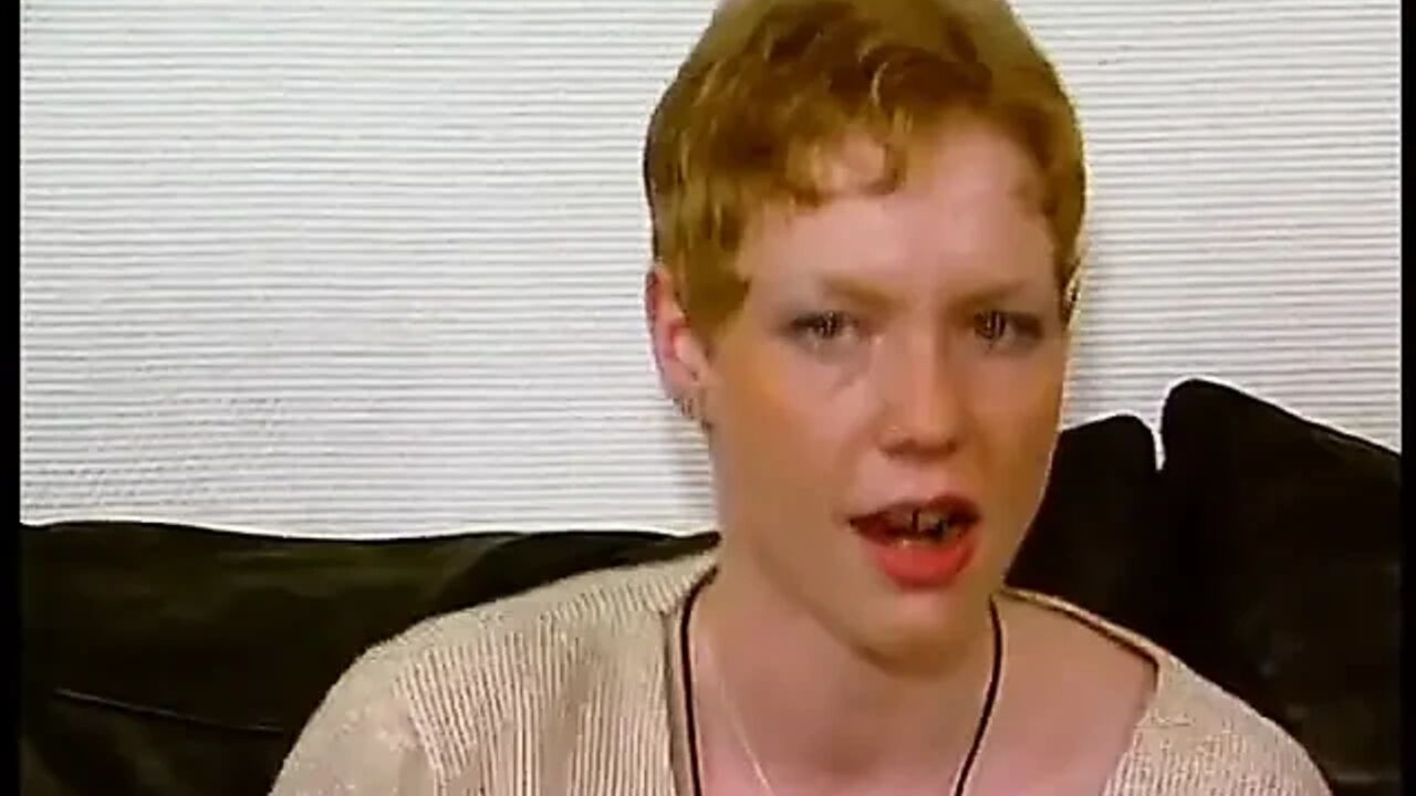 Short hair teen gets her tight asshole fingered at casting