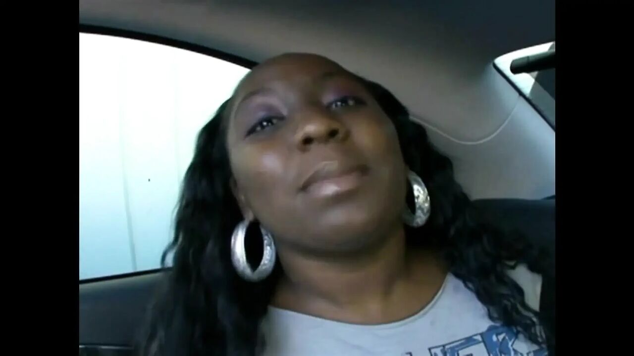 Big boobs big ass black girl pussy fucking in the car