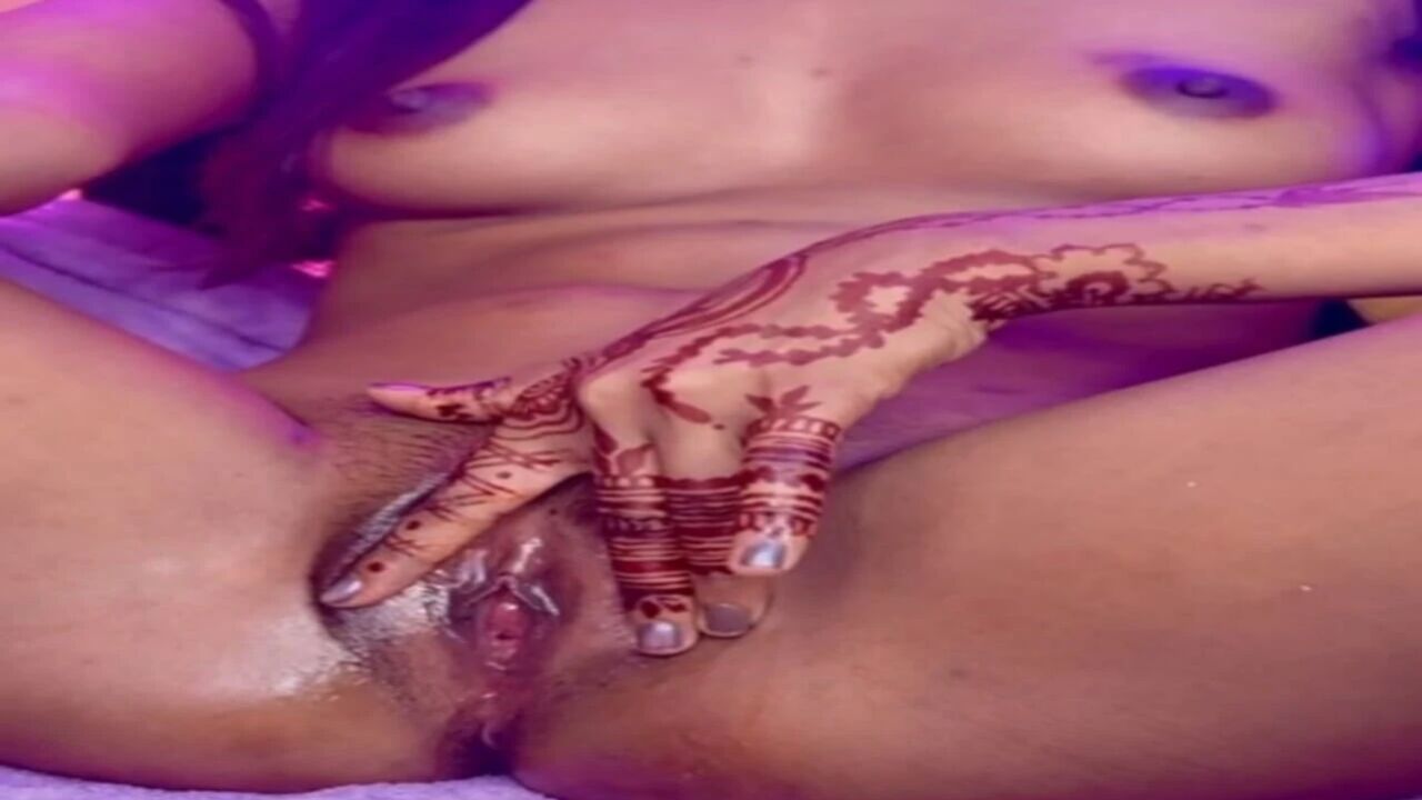 Teen Cute Girl Hard Fungring squirt with hight moaning