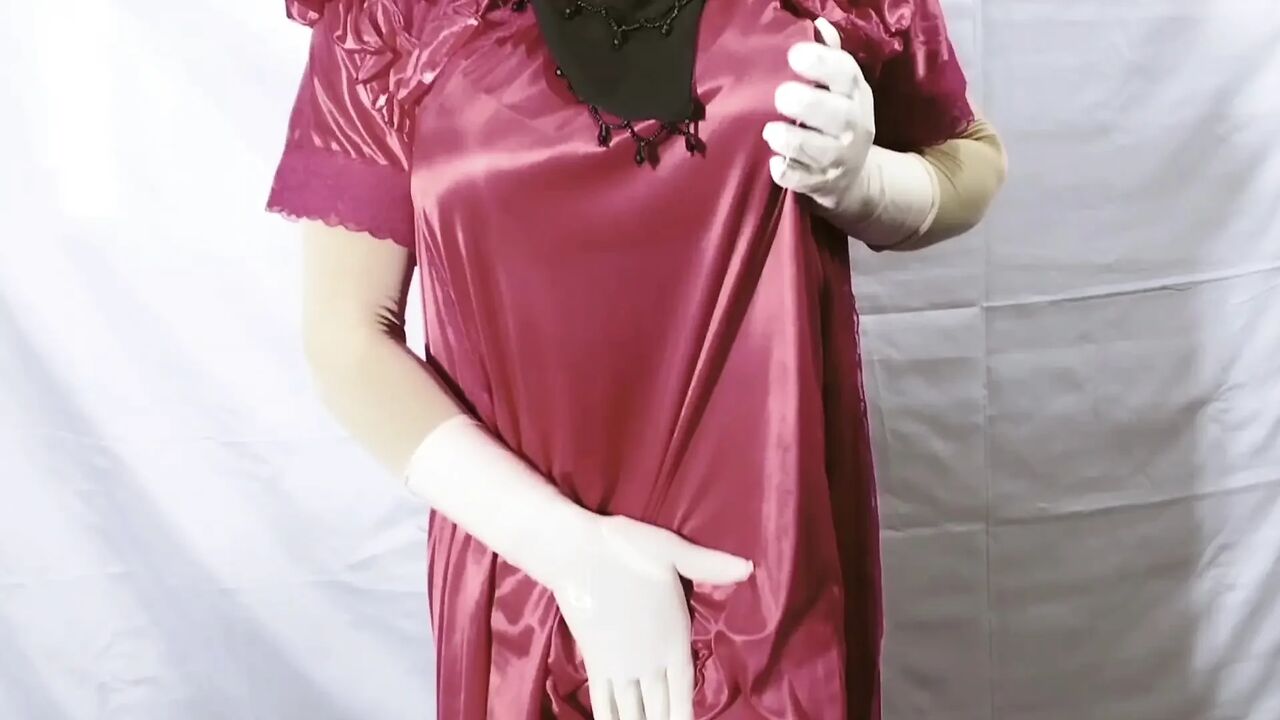 Indian hijabi Muslim Nadiya Bhabhi