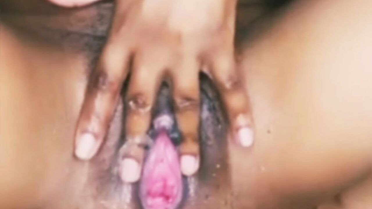 Big sexy black pussy getting rubbed and squirting