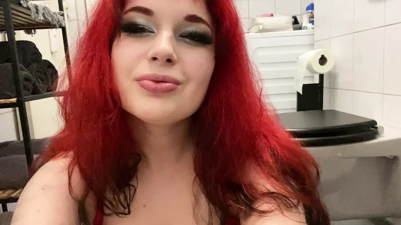Pussy Play Who Wants to Play With My Tight Pussy