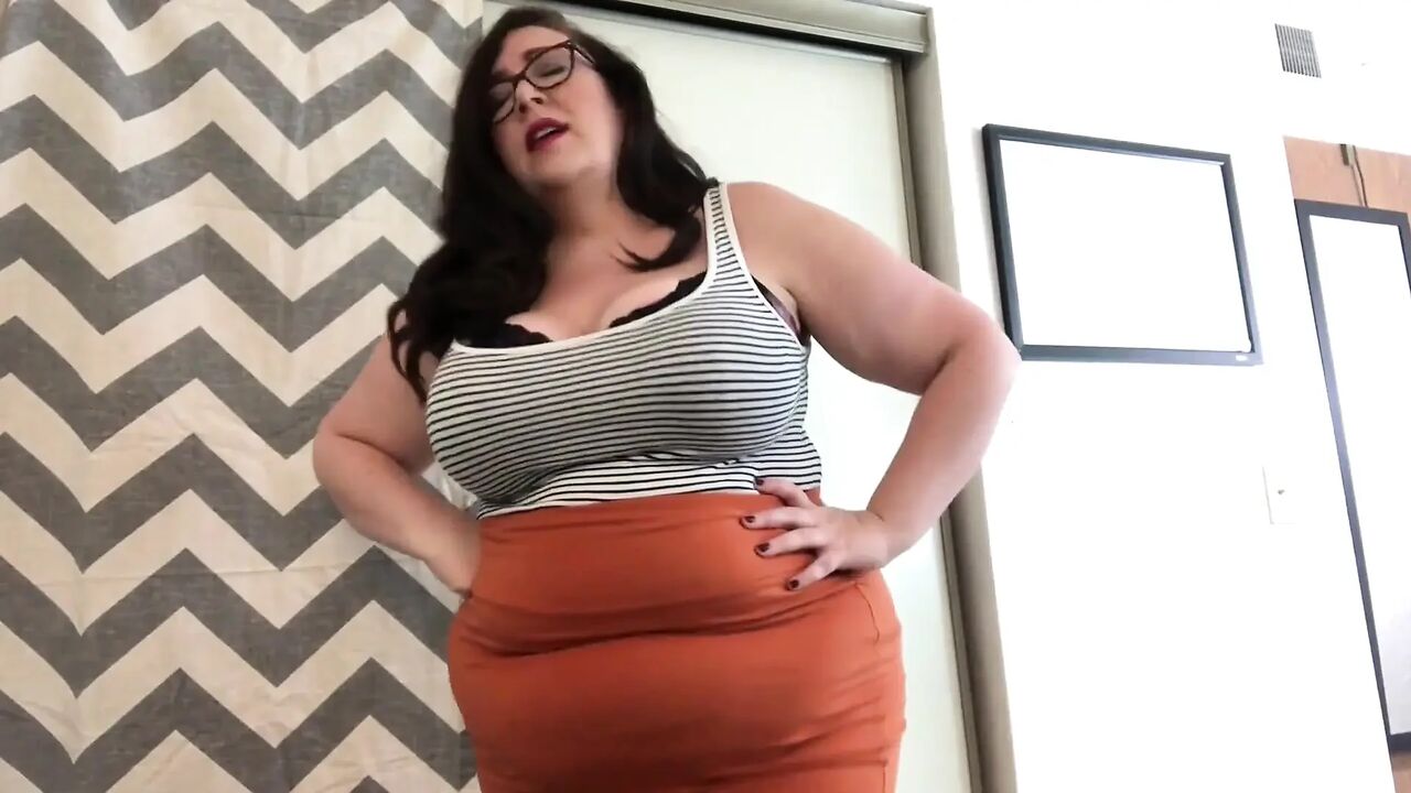 Stepmommy catches Ryan jerking off