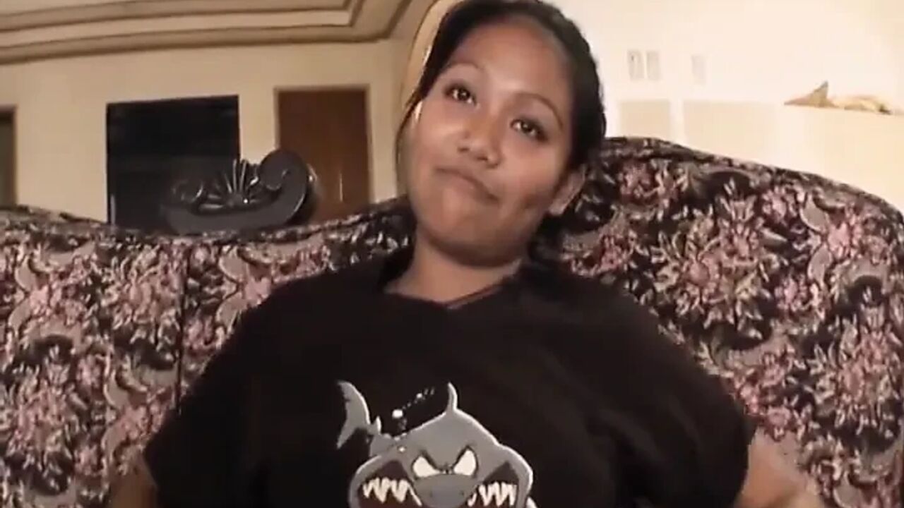 Thai whore riding on the couch on her casting