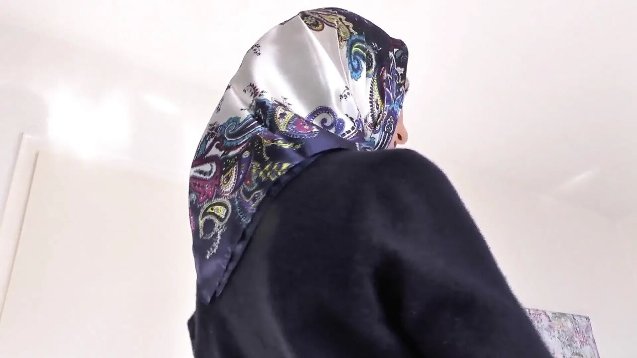 Satin Headscarf Fashion Show and Cumming on a Scarf, JOI, Lady Victoria Valente