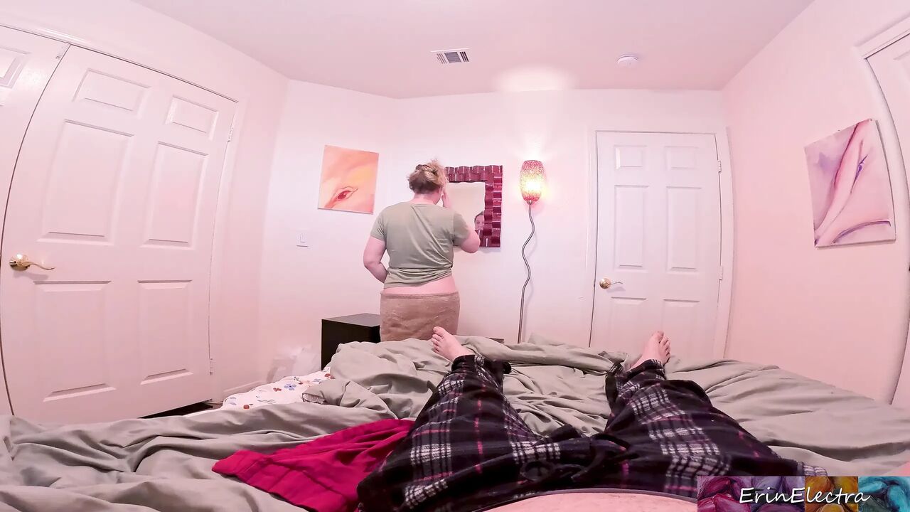 Sexy stepmom does her stepson and they cum together