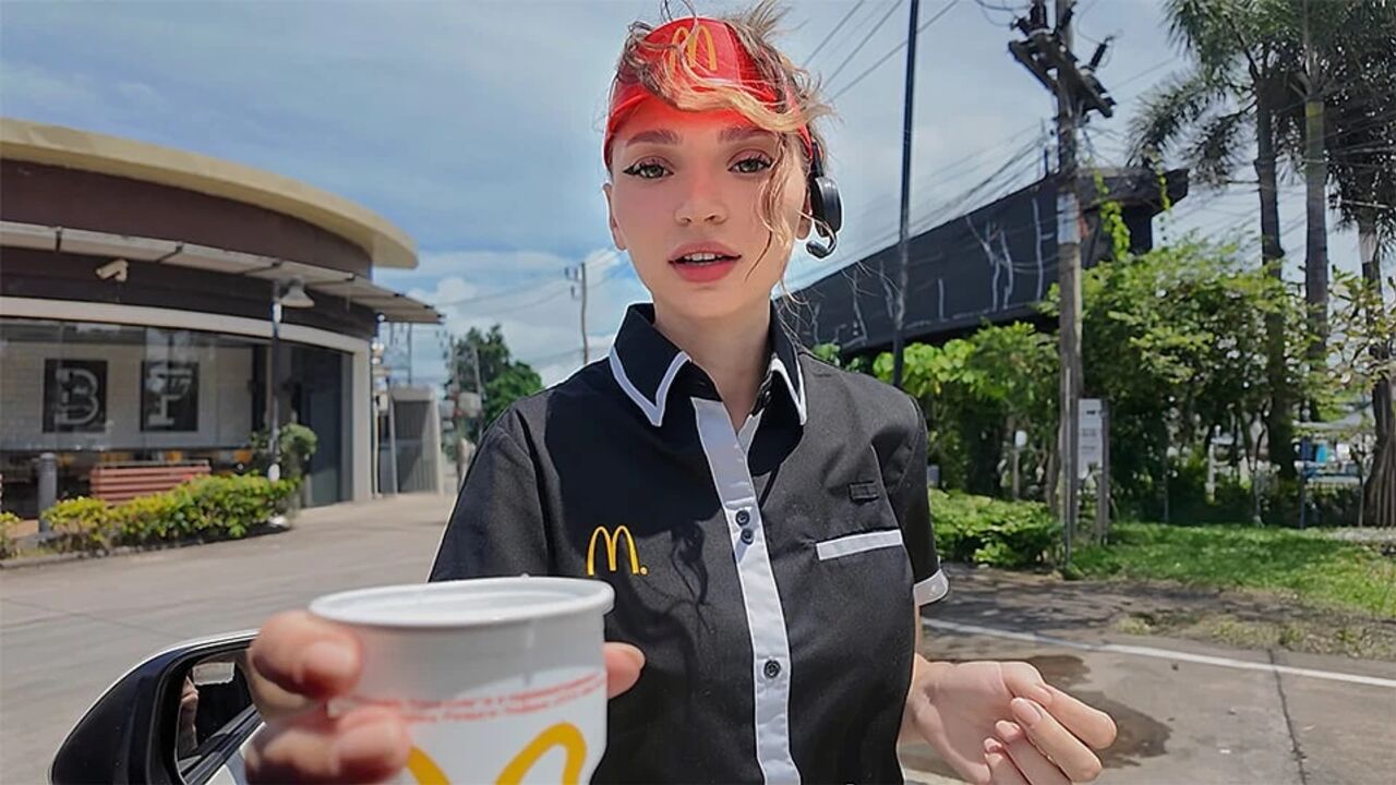 McDonald’s Girl Fucks to Fix Her Mistake