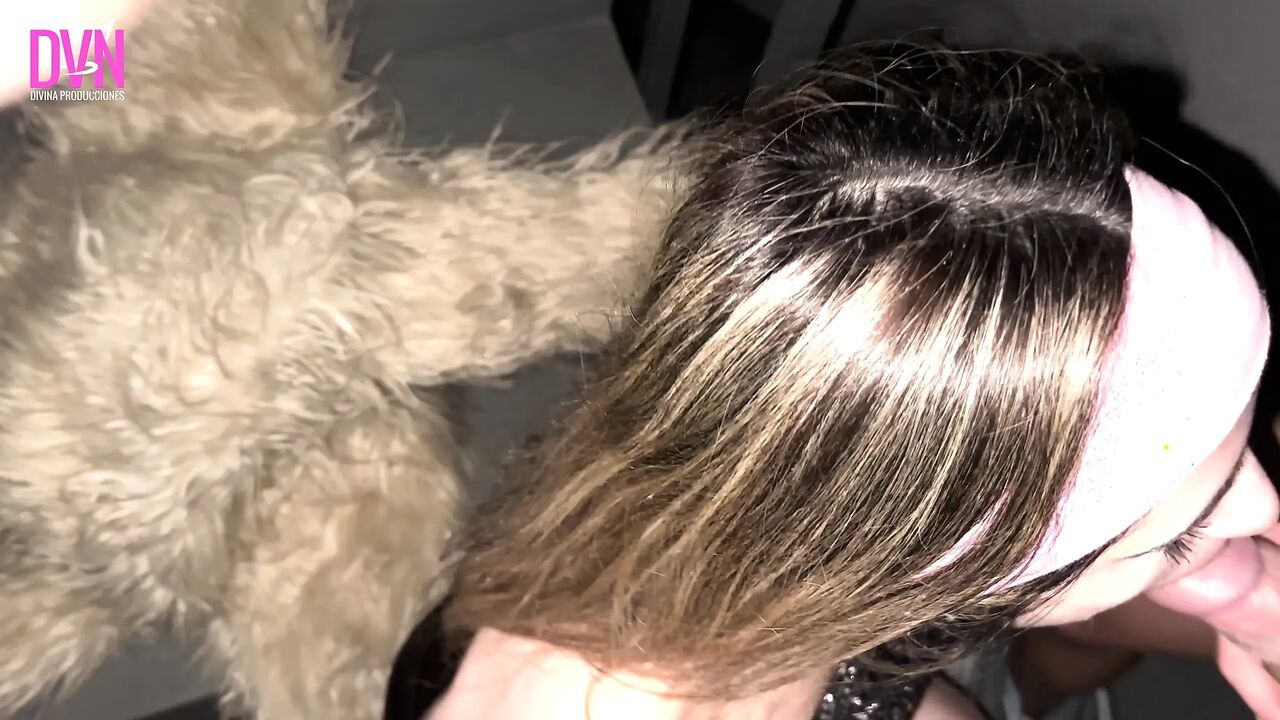 Argentine Youtuber Sucks Two Strangers' Cocks in an Elevator During a Party