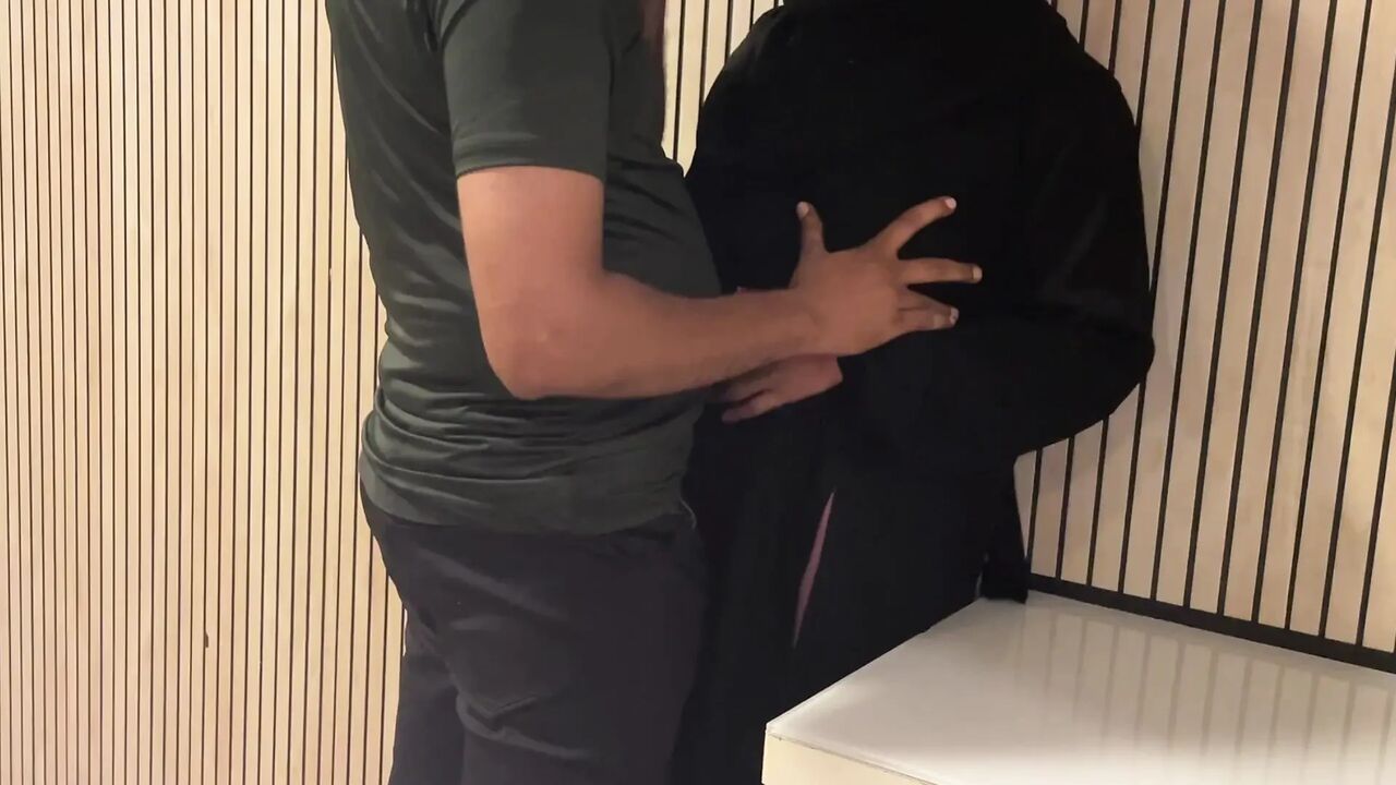 Muslim bhabhi ko garam karke choda tang utha Kar