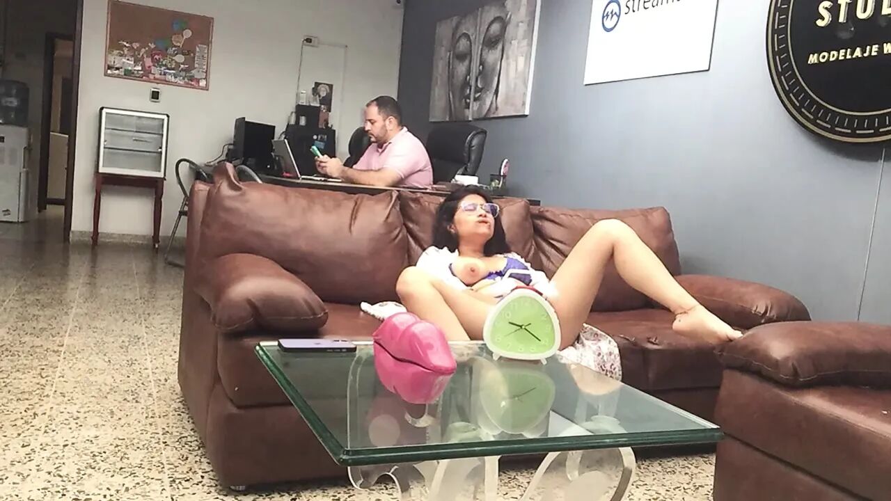 I incite my boss to fuck by masturbating in his office.