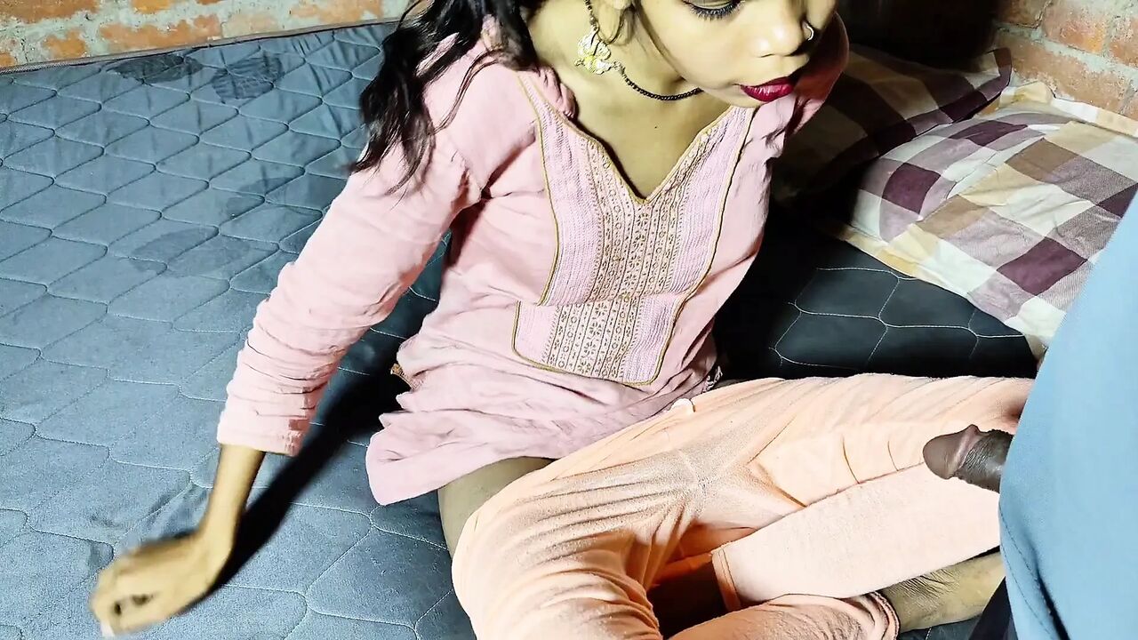 I met my old boyfriend at the wedding and got my pussy fucked after seeing his penis.