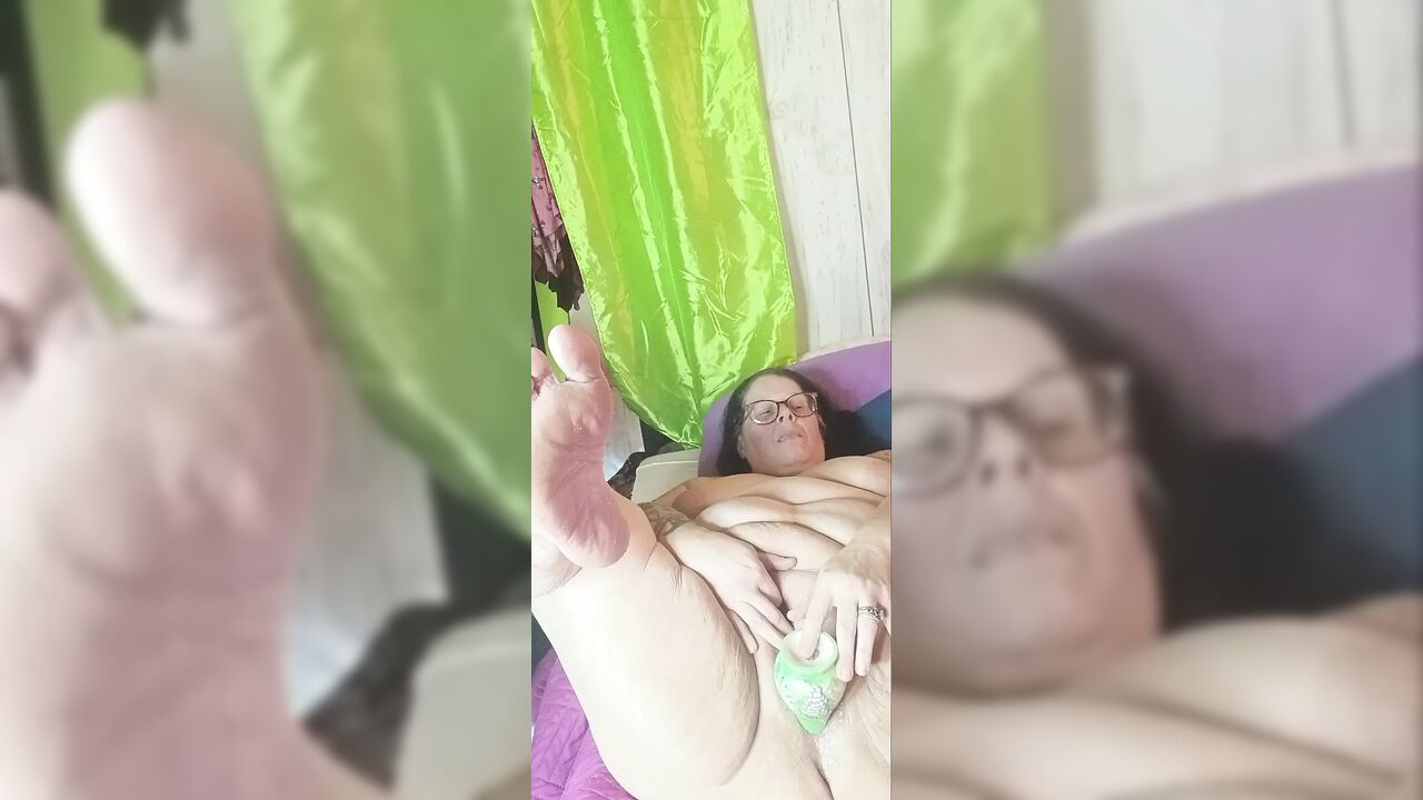 Sneaky Freaky Vase Fucking Kinky